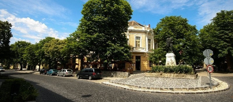 Kisfaludy Étterem és Vendégház