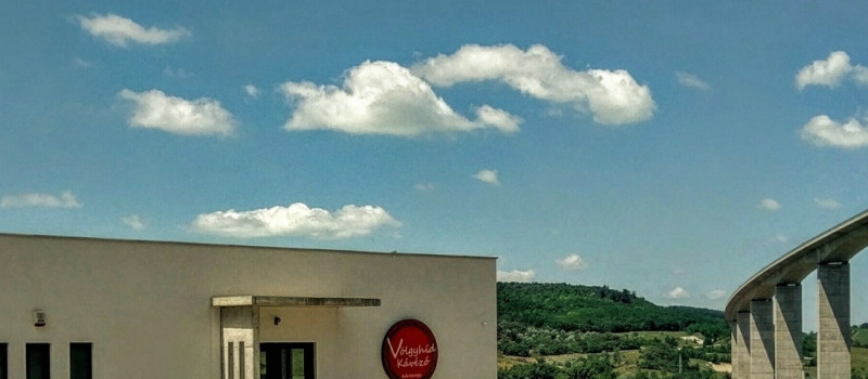 Völgyhíd Kávézó